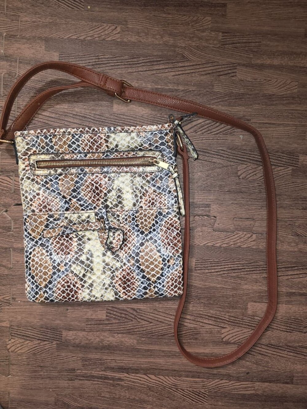 Cato Snake Print Crossbody Bag With Adjustable Strap & Multiple Zipper Compartme